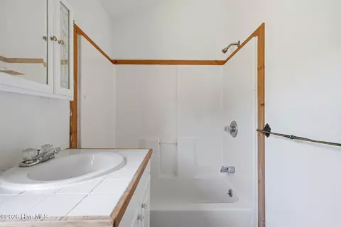Bath - 562 Sunny Ln, Marble, NC 28905 photo 7 of 7