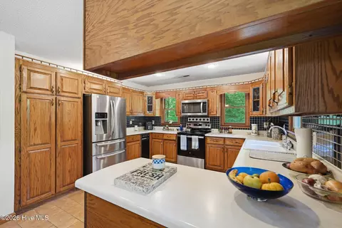 Kitchen - 562 Sunny Ln, Marble, NC 28905 photo 3 of 8