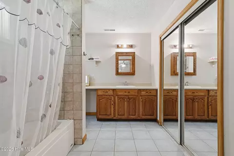 Bath - 562 Sunny Ln, Marble, NC 28905 photo 3 of 7