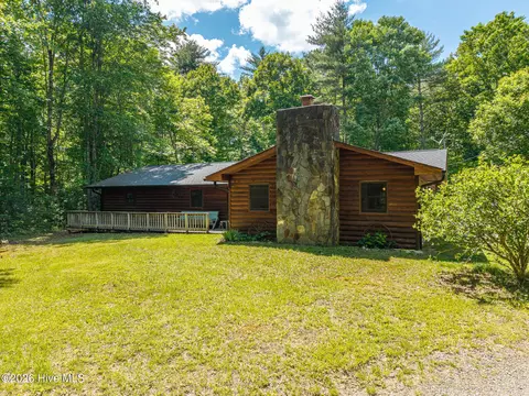 562 Sunny Ln, Marble, NC 28905