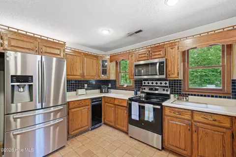 Kitchen - 562 Sunny Ln, Marble, NC 28905 photo 6 of 8