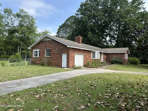 309 Pecan Ln, Laurinburg, NC 28352