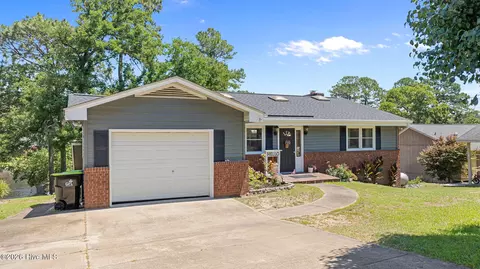 190 Sleepy Creek Dr, Dudley, NC 28333