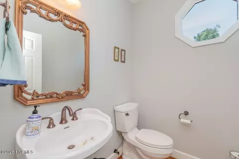 Bath - 1364 Waterston Dr, Evans, GA 30809 photo 1 of 10