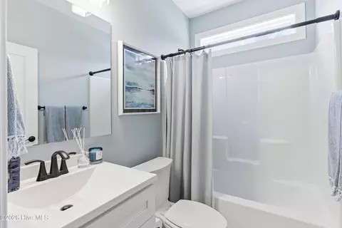 Bath - 194 Hampton Ct, Hampstead, NC 28443 photo 5 of 5
