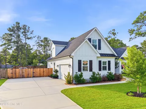 Exterior - 194 Hampton Ct, Hampstead, NC 28443 photo 12 of 20
