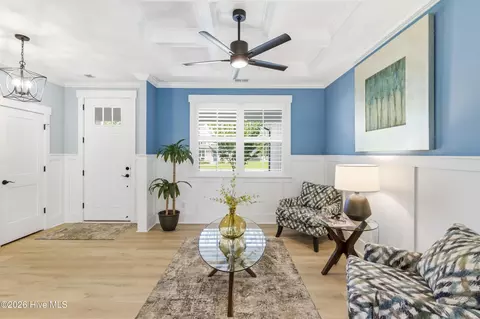 Entry Way - 194 Hampton Ct, Hampstead, NC 28443 photo 1 of 5