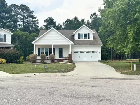 104 Lightwater Ct, Aberdeen, NC 28315