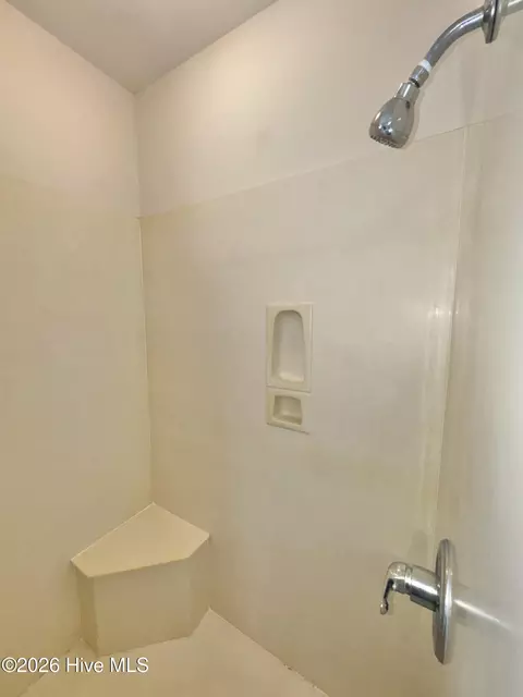 Bath - 300 Lighthouse Ln #D-3, Cedar Point, NC 28584 photo 6 of 6