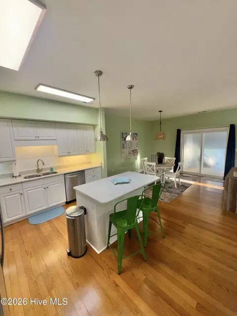 Kitchen - 300 Lighthouse Ln #D-3, Cedar Point, NC 28584 photo 4 of 4