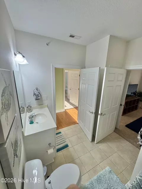 Bath - 300 Lighthouse Ln #D-3, Cedar Point, NC 28584 photo 4 of 6