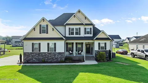 204 Coffman Dr, Pikeville, NC 27863