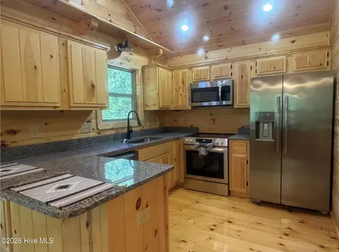 Kitchen - 200 Bentley Cv, Murphy, NC 28906 photo 1 of 2