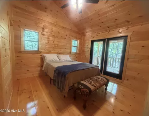 Bedroom - 200 Bentley Cv, Murphy, NC 28906 photo 2 of 2
