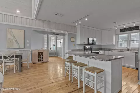 Kitchen - 701 Spinnaker Arch, Corolla, NC 27927 photo 3 of 3