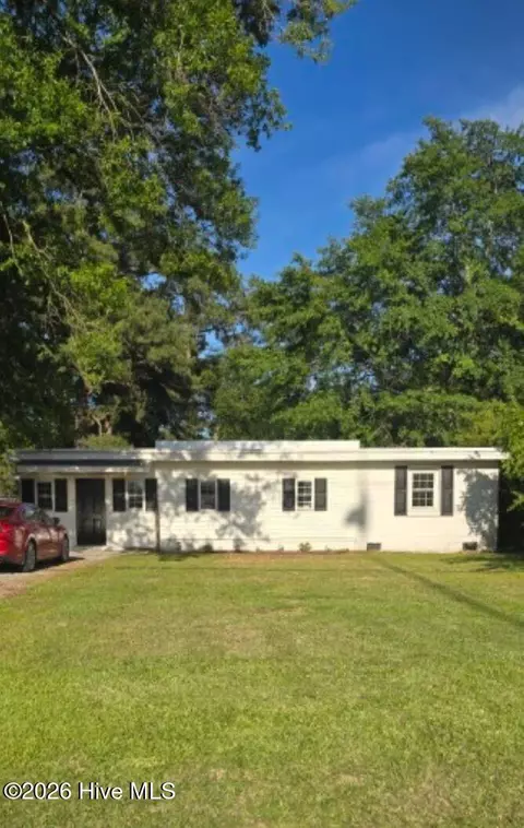 302 Pete Jones Dr, Richlands, NC 28574