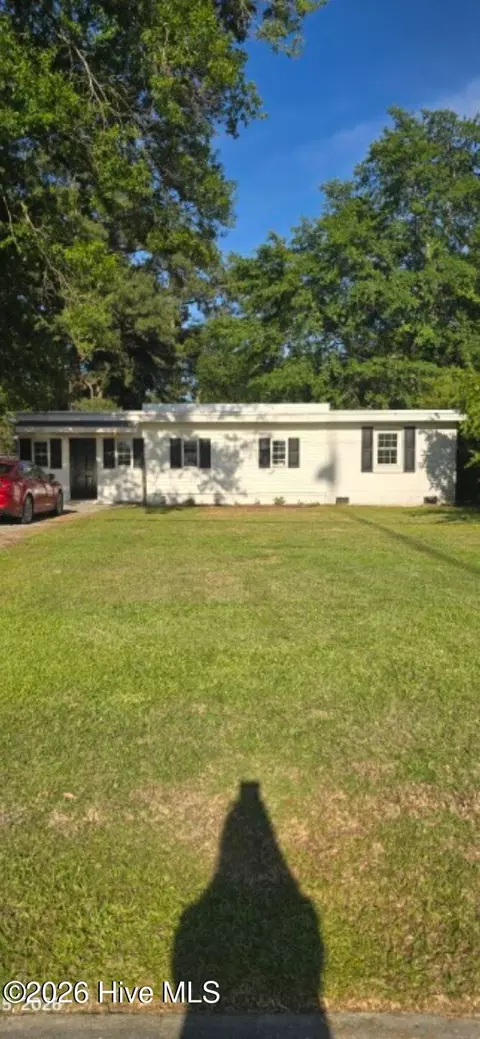 302 Pete Jones Dr, Richlands, NC 28574