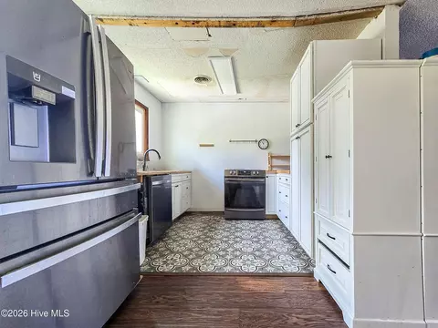 Kitchen - 614 Surfside Dr, Edenton, NC 27932 photo 1 of 1