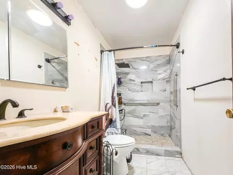 Bath - 614 Surfside Dr, Edenton, NC 27932 photo 1 of 2