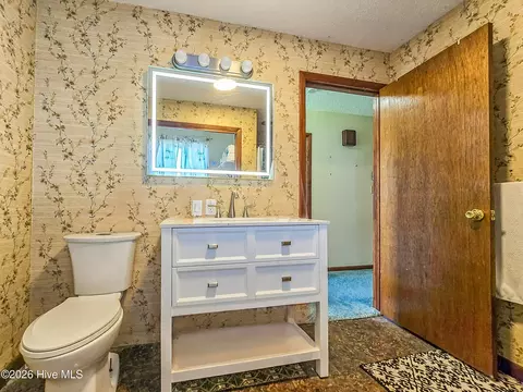 Bath - 614 Surfside Dr, Edenton, NC 27932 photo 2 of 2