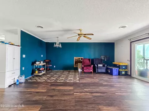 Living - 614 Surfside Dr, Edenton, NC 27932 photo 2 of 5