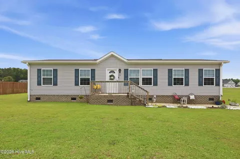 203 Magnolia Dr, Stella, NC 28582