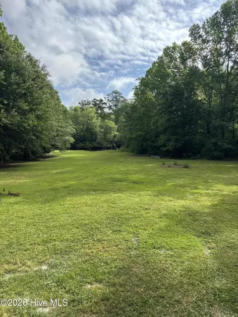 196 Pattie Ln, Maysville, NC 28555