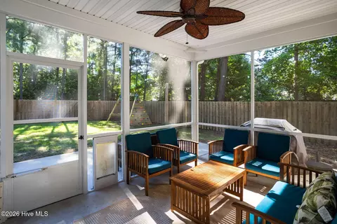 Exterior - 289 Weir Dr, Hampstead, NC 28443 photo 2 of 10