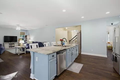 Kitchen - 289 Weir Dr, Hampstead, NC 28443 photo 3 of 6