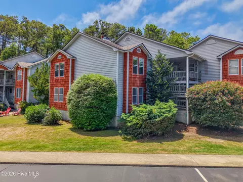 Exterior - 700 W 1st St #B5, Kill Devil Hills, NC 27948 photo 7 of 10