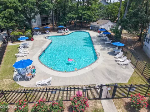 Exterior - 700 W 1st St #B5, Kill Devil Hills, NC 27948 photo 5 of 10