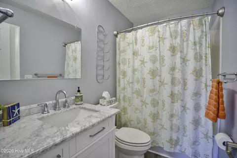 Bath - 700 W 1st St #B5, Kill Devil Hills, NC 27948 photo 2 of 3