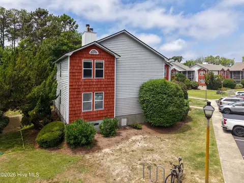 Exterior - 700 W 1st St #B5, Kill Devil Hills, NC 27948 photo 10 of 10