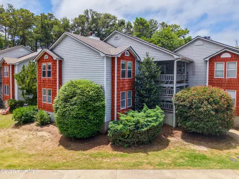 Exterior - 700 W 1st St #B5, Kill Devil Hills, NC 27948 photo 9 of 10