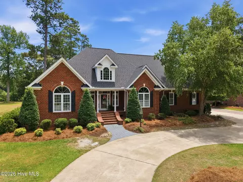 201 Foxcroft Ln, Winterville, NC 28590