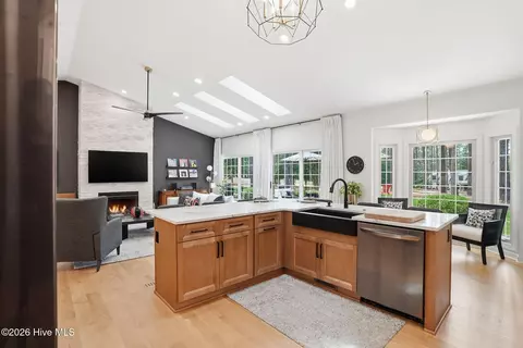 Kitchen - 45 Pinewild Dr, Pinehurst, NC 28374 photo 7 of 13