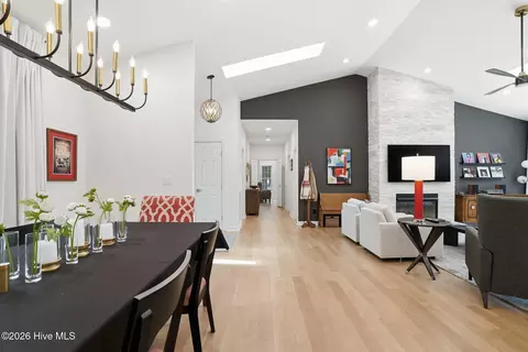 Dining - 45 Pinewild Dr, Pinehurst, NC 28374 photo 2 of 5