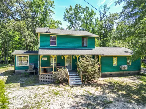 1205 Shelter Creek Dr, Burgaw, NC 28425