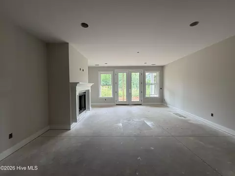 Living - 804 Nuttall St, Evans, GA 30809 photo 3 of 3