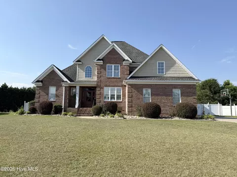 181 Blackwater Dr, Winterville, NC 28590
