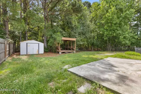 Exterior - 135 Daphne Dr, Hubert, NC 28539 photo 2 of 4