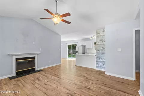 Living - 135 Daphne Dr, Hubert, NC 28539 photo 1 of 2