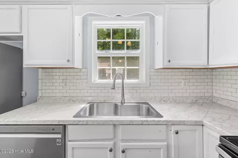 Kitchen - 135 Daphne Dr, Hubert, NC 28539 photo 3 of 3
