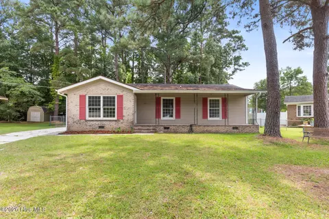 302 Cardinal Rd, Jacksonville, NC 28546