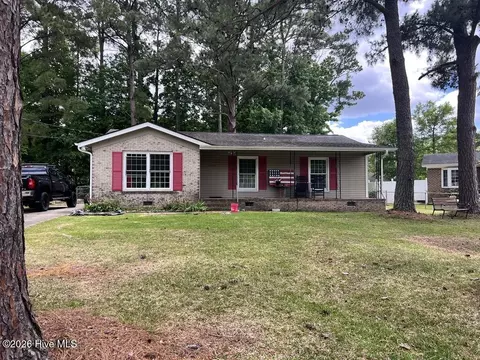 302 Cardinal Rd, Jacksonville, NC 28540