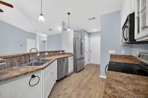 Kitchen - 512 Azalea Dr, Hampstead, NC 28443 photo 1 of 1