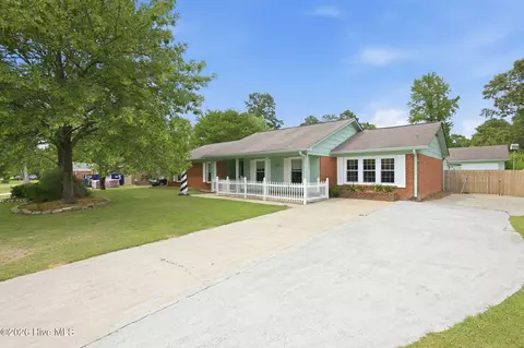 913 Colony Dr, New Bern, NC 28562