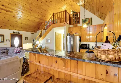 Kitchen - 725 Country Ln, Murphy, NC 28906 photo 4 of 4