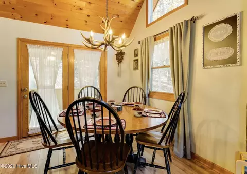 Dining - 725 Country Ln, Murphy, NC 28906 photo 1 of 2