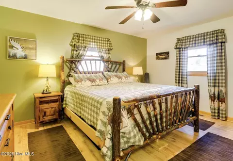 Bedroom - 725 Country Ln, Murphy, NC 28906 photo 1 of 3